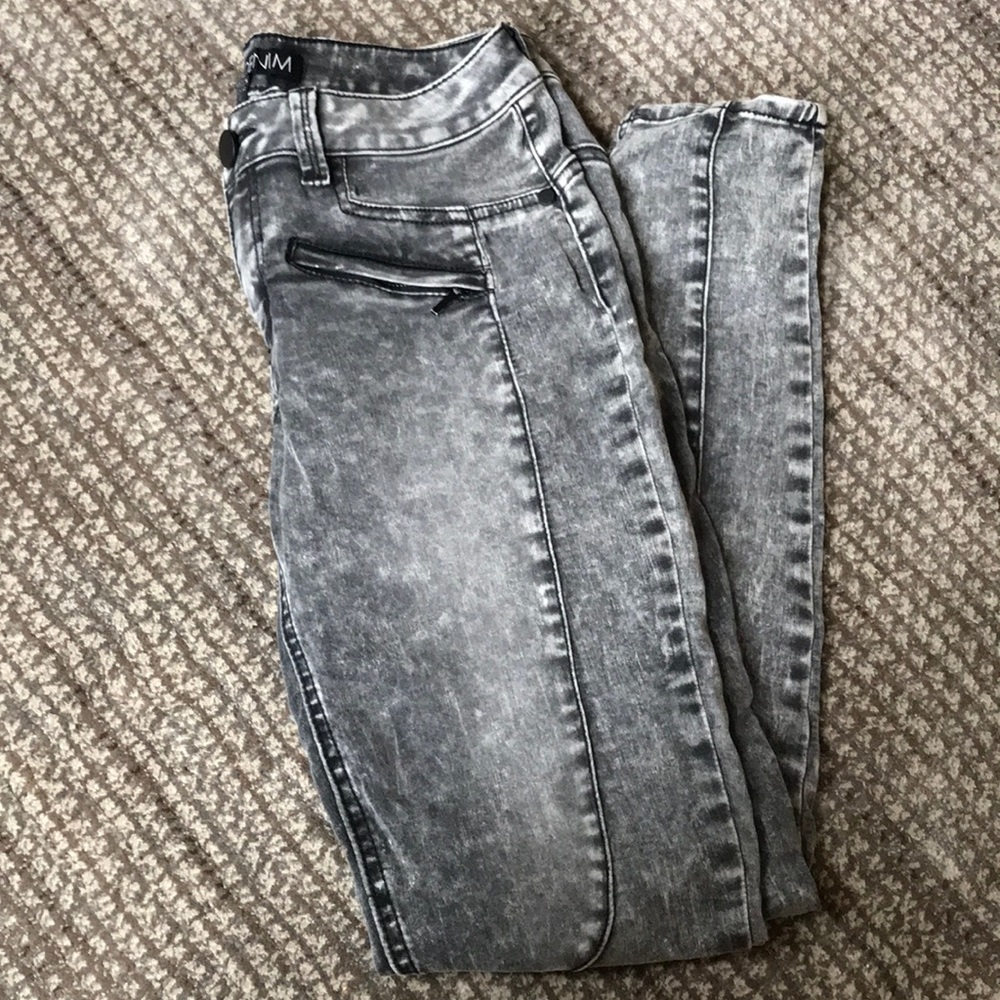 Gray acid wash 2b Bebe jeans